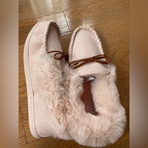 Blush Pink Slippers Size 7/8
